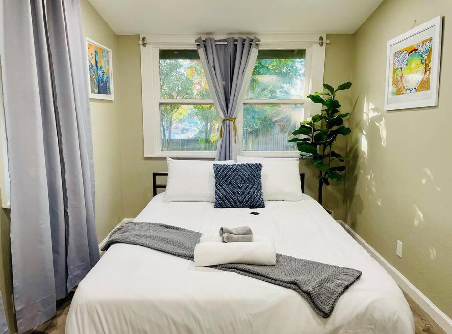Artists Bungalow Arcade King Beds Near The Beat 새크라멘토 외부 사진